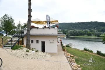 Pláž, Dobrá, Domaša od reštaurácie Garden