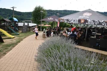 Pláž, Dobrá, Domaša od reštaurácie Garden