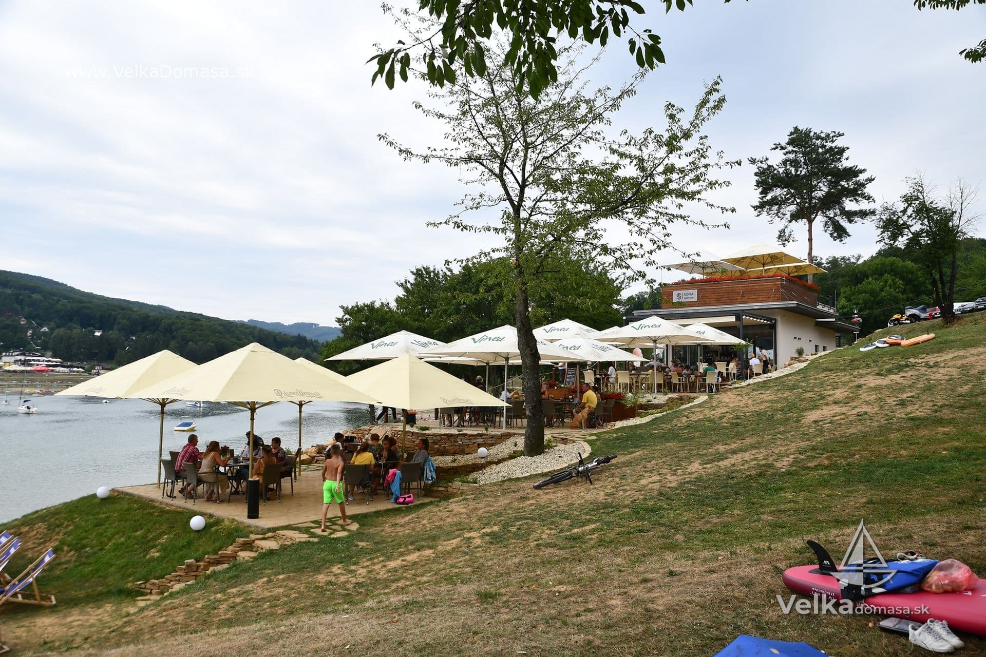 Pláž, Dobrá, Domaša od reštaurácie Garden