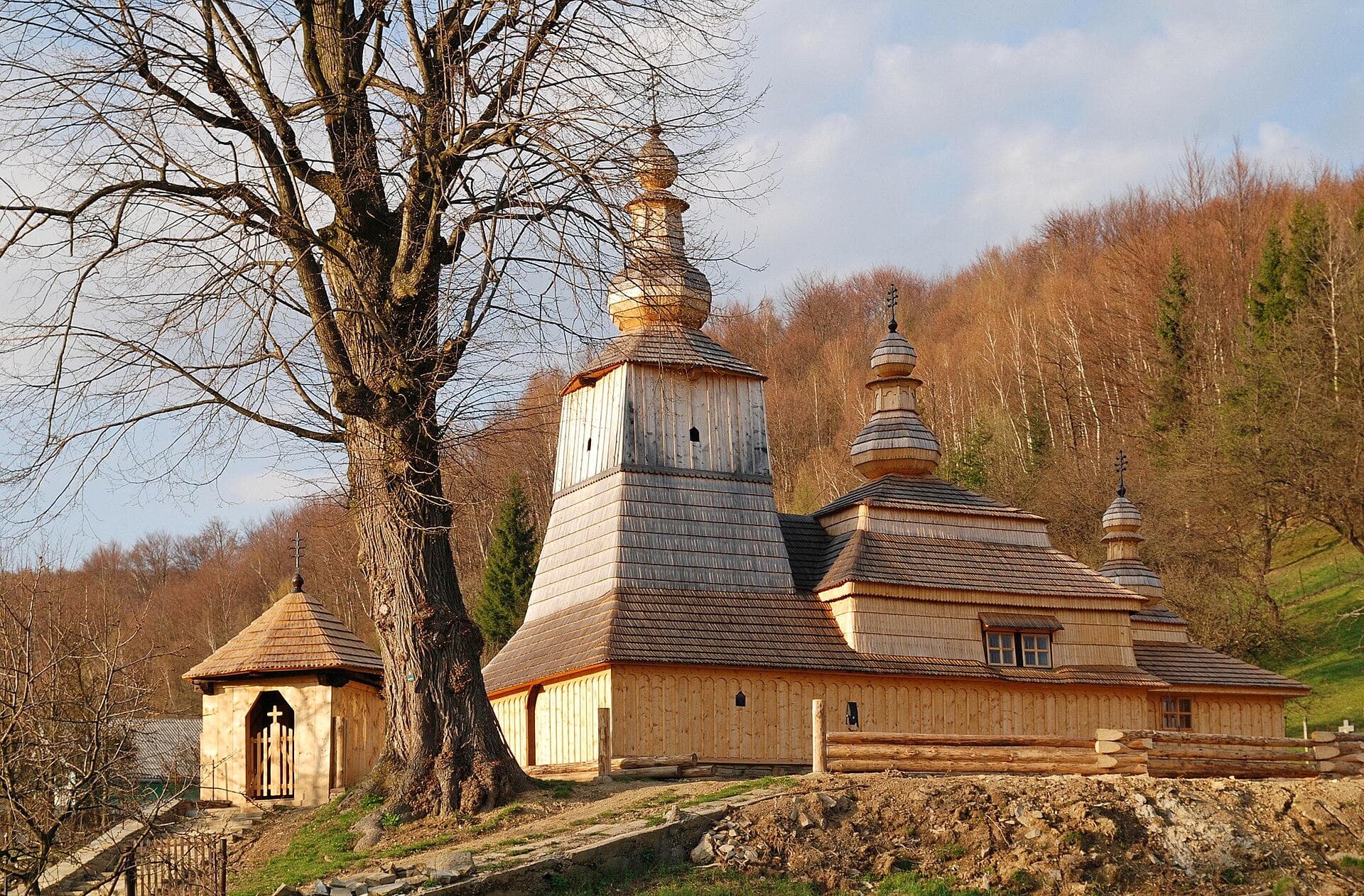 Miroľa,_cerkiew_Opieki_Bogurodzicy_(HB6) (1).jpg